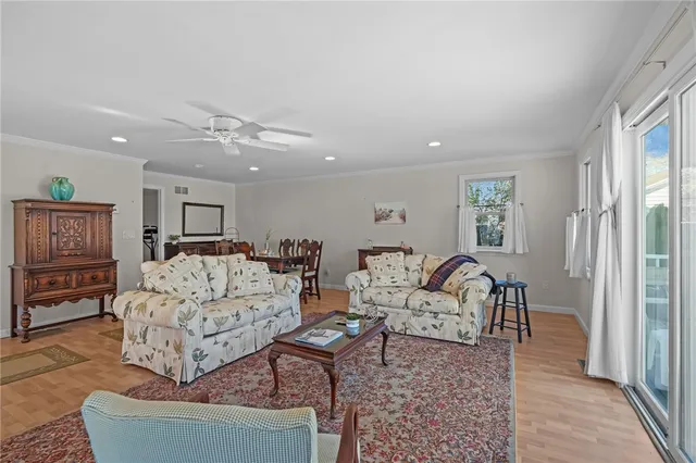 $750,000 | 4 Read Avenue, Warren, RI 02885