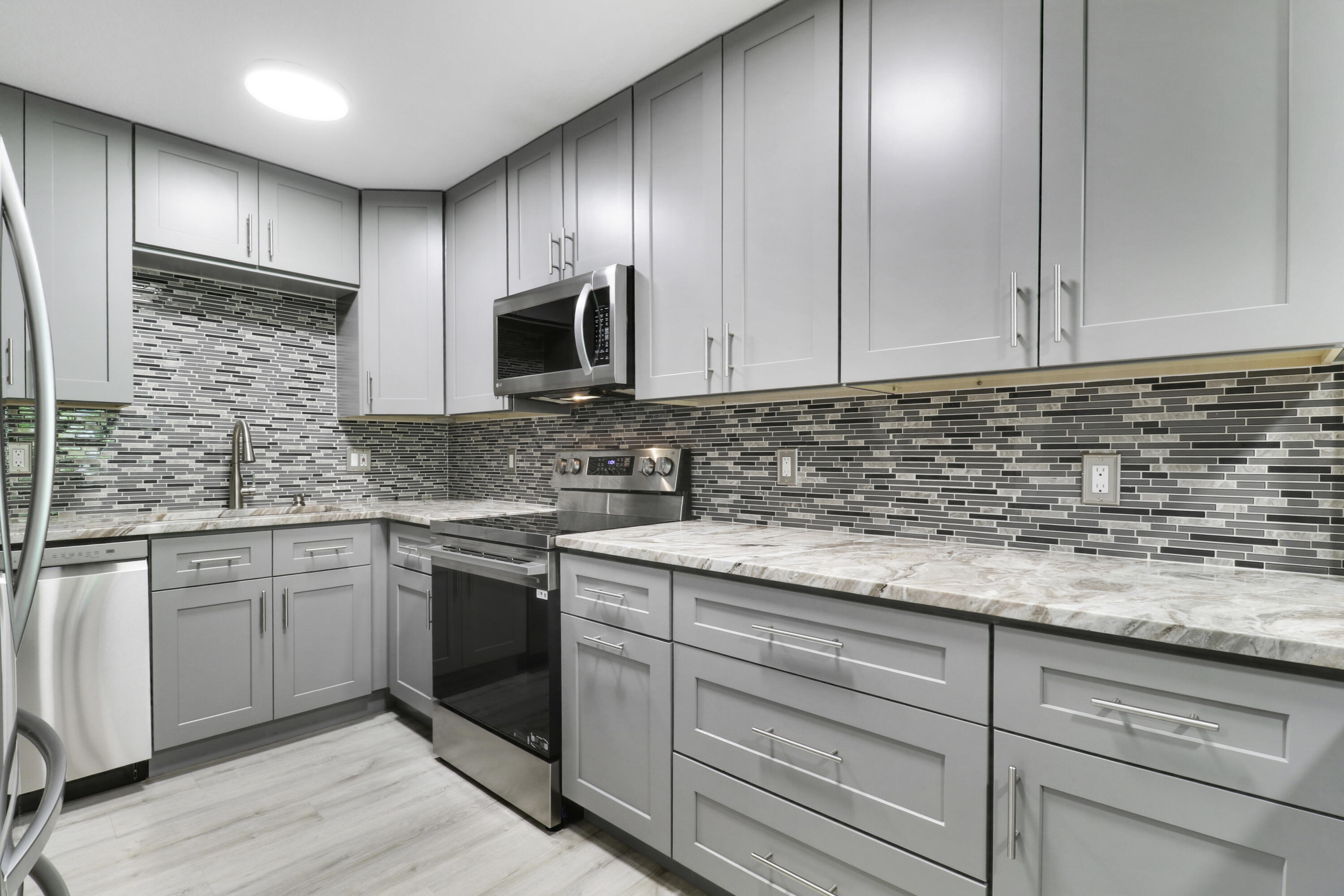 384 Golfview Road, Unit D North Palm Beach, FL 33408 - Photo 12 of 52 Kitchen