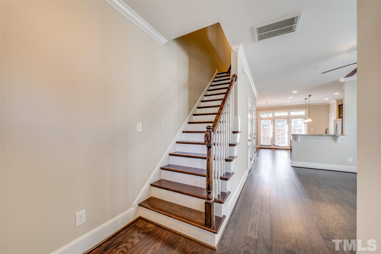 544 Ledbetter Court Raleigh, NC 27608 - Photo 3 of 29
