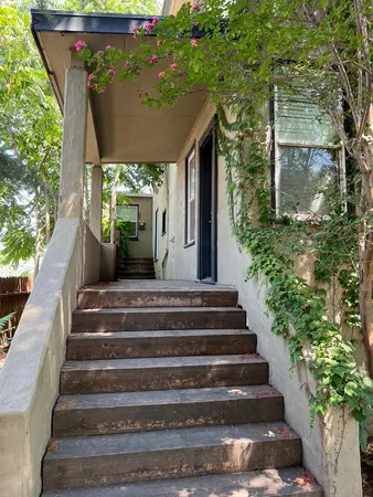 a view of entryway with a front door