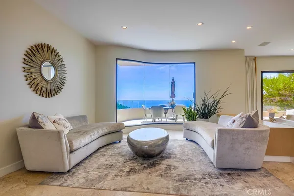 $19,995 | 1725 Del Mar Avenue, Laguna Beach, CA 92651