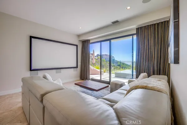 $19,995 | 1725 Del Mar Avenue, Laguna Beach, CA 92651