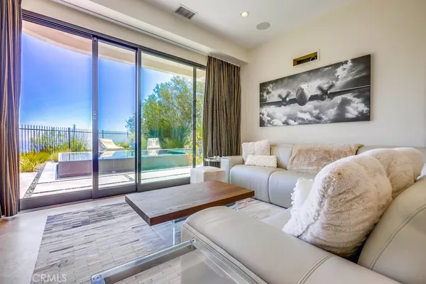 $19,995 | 1725 Del Mar Avenue, Laguna Beach, CA 92651