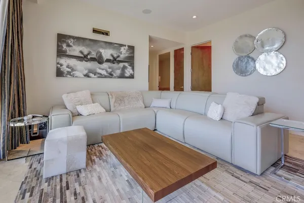 $19,995 | 1725 Del Mar Avenue, Laguna Beach, CA 92651