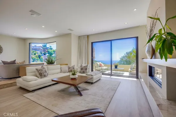 $19,995 | 1725 Del Mar Avenue, Laguna Beach, CA 92651