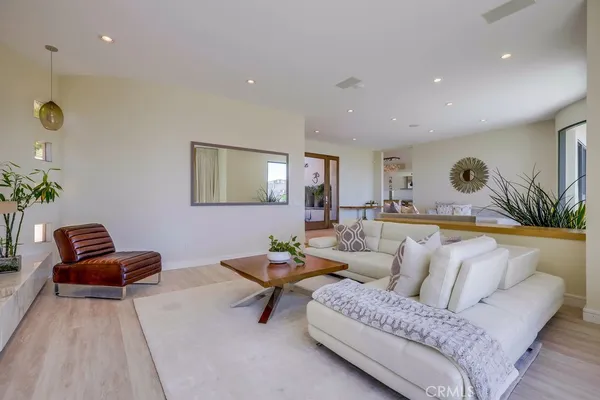 $19,995 | 1725 Del Mar Avenue, Laguna Beach, CA 92651