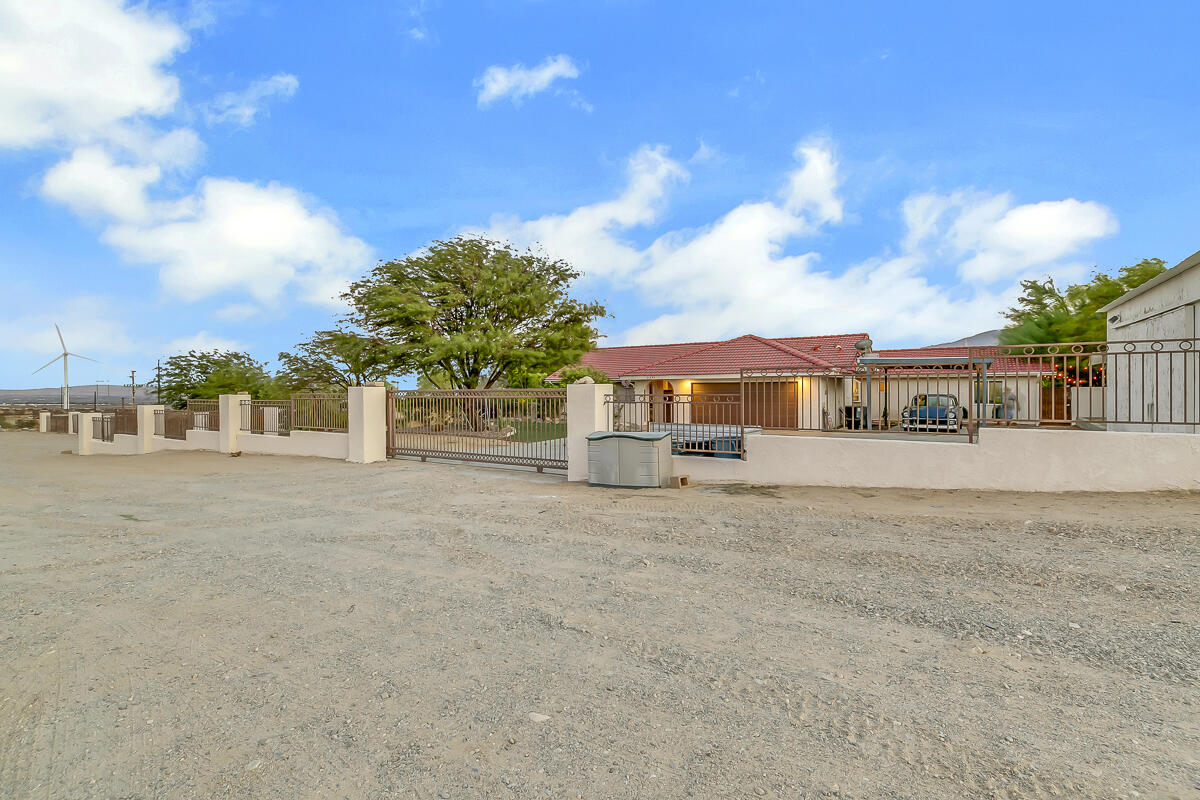 61895 Smoke Tree Road North Palm Springs, CA 92258 - Photo 30 of 88 27 FRONT MLS