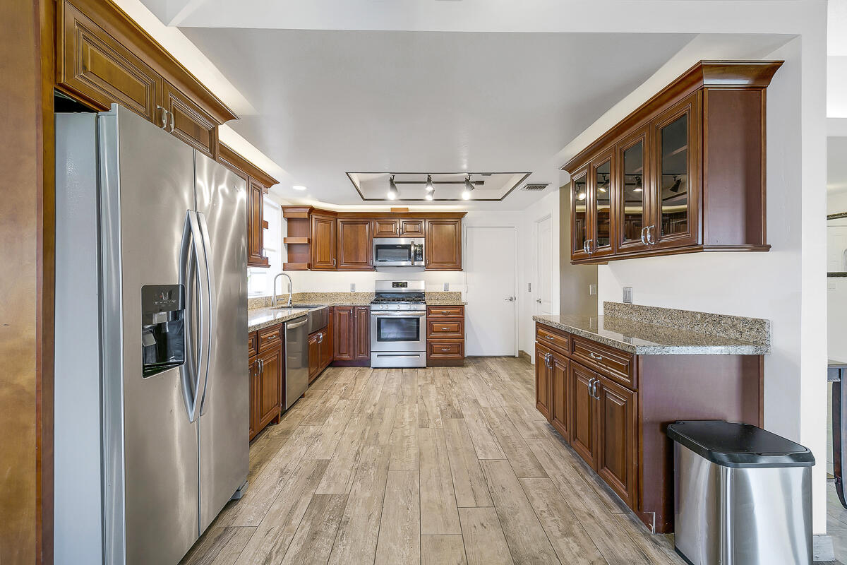 61895 Smoke Tree Road North Palm Springs, CA 92258 - Photo 39 of 88 42 KITCHEN MLS