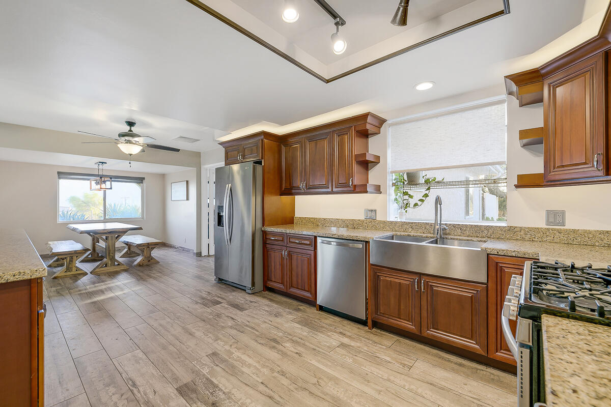 61895 Smoke Tree Road North Palm Springs, CA 92258 - Photo 40 of 88 43 KITCHEN MLS