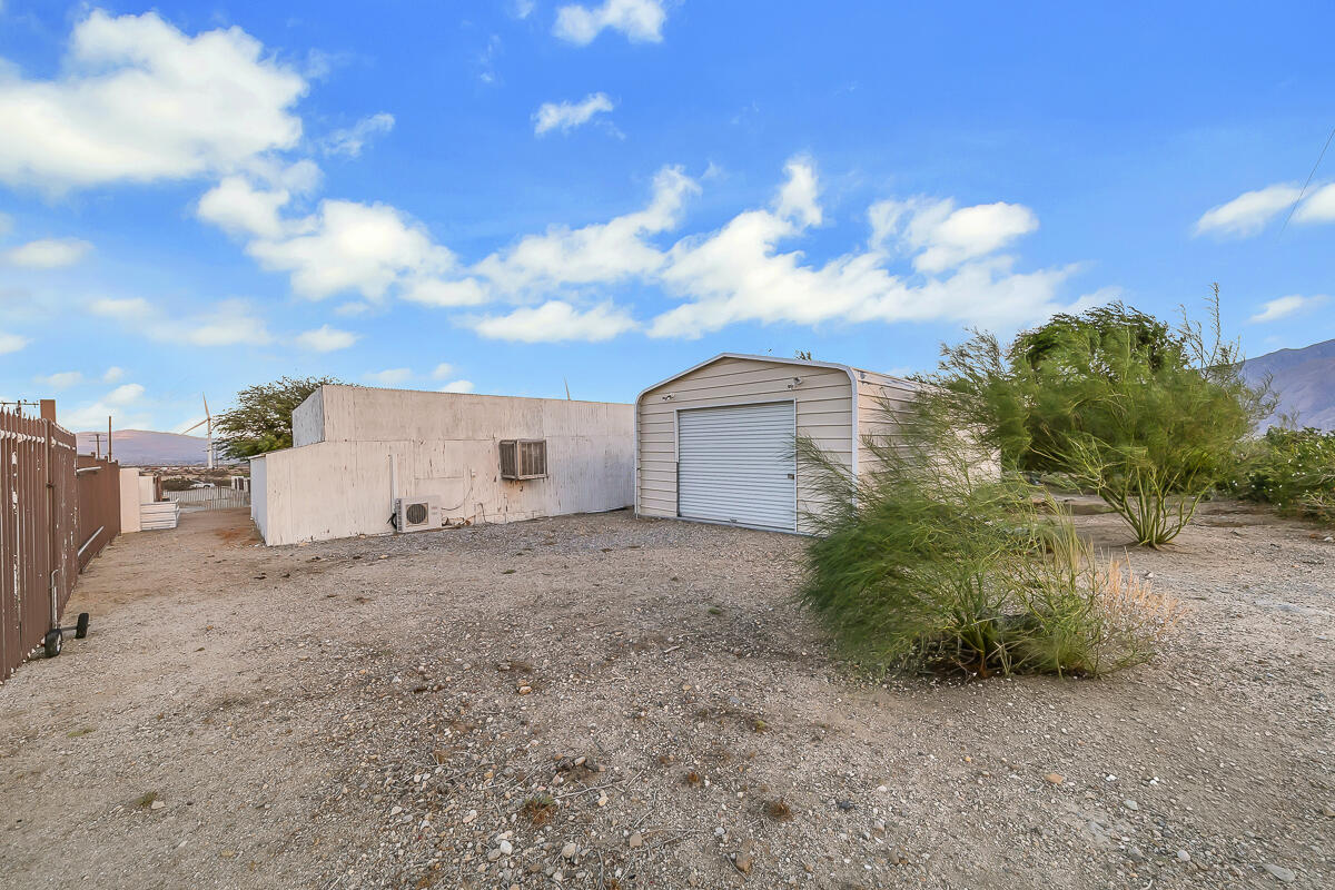 61895 Smoke Tree Road North Palm Springs, CA 92258 - Photo 84 of 88 32 SIDE SHED MLS