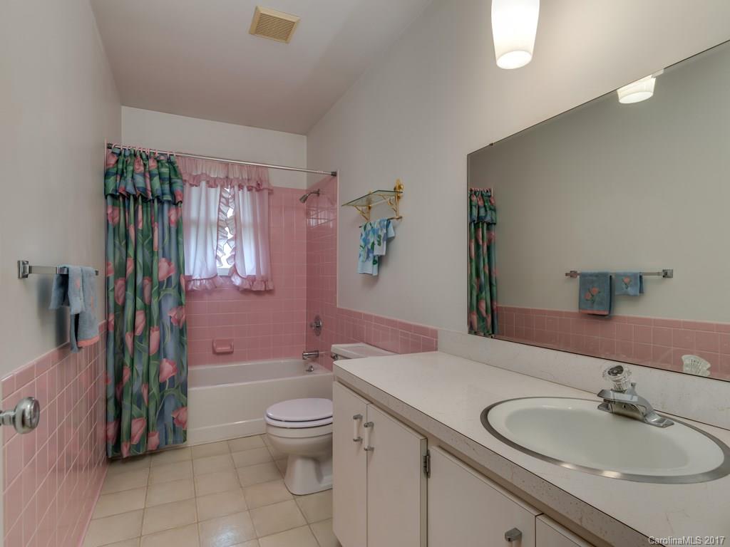 67 Underhill Road Hendersonville, NC 28792 - Photo 13 of 17 Gallery Image 13