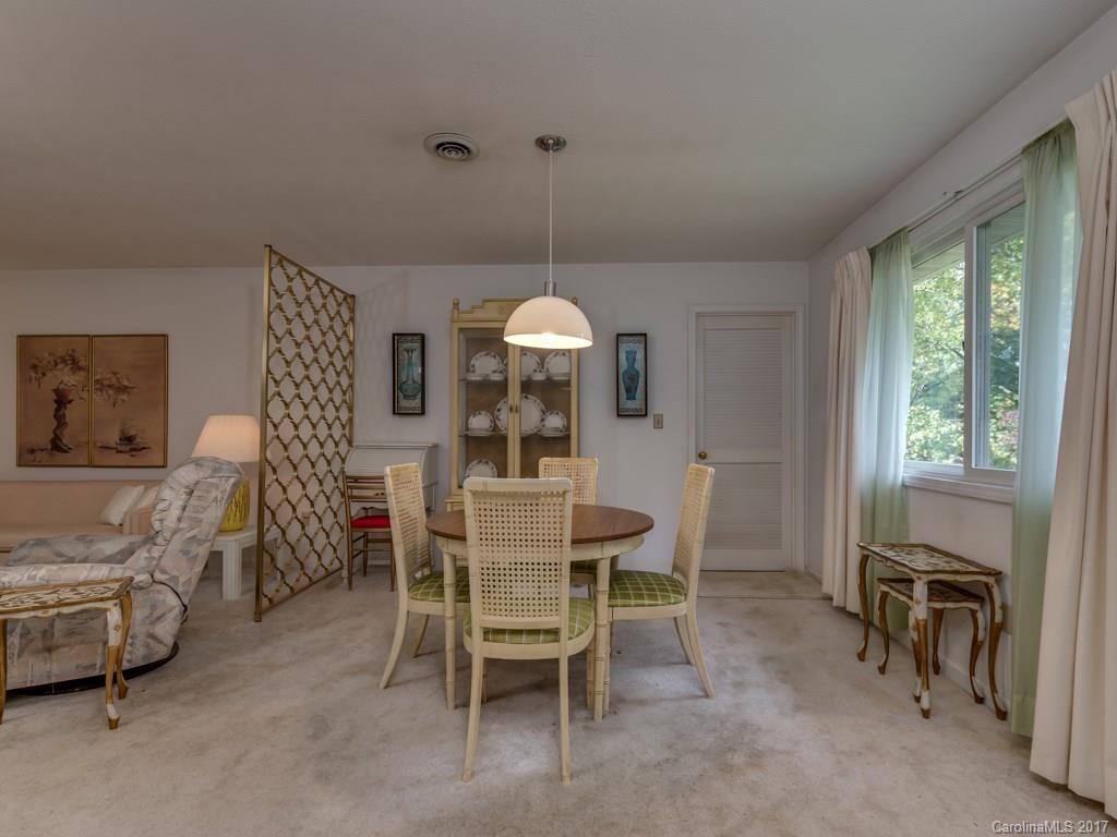 67 Underhill Road Hendersonville, NC 28792 - Photo 4 of 17 Gallery Image 4