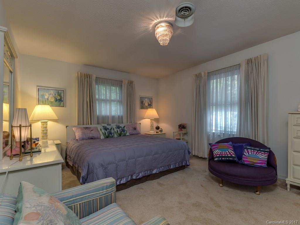 67 Underhill Road Hendersonville, NC 28792 - Photo 6 of 17 Gallery Image 6
