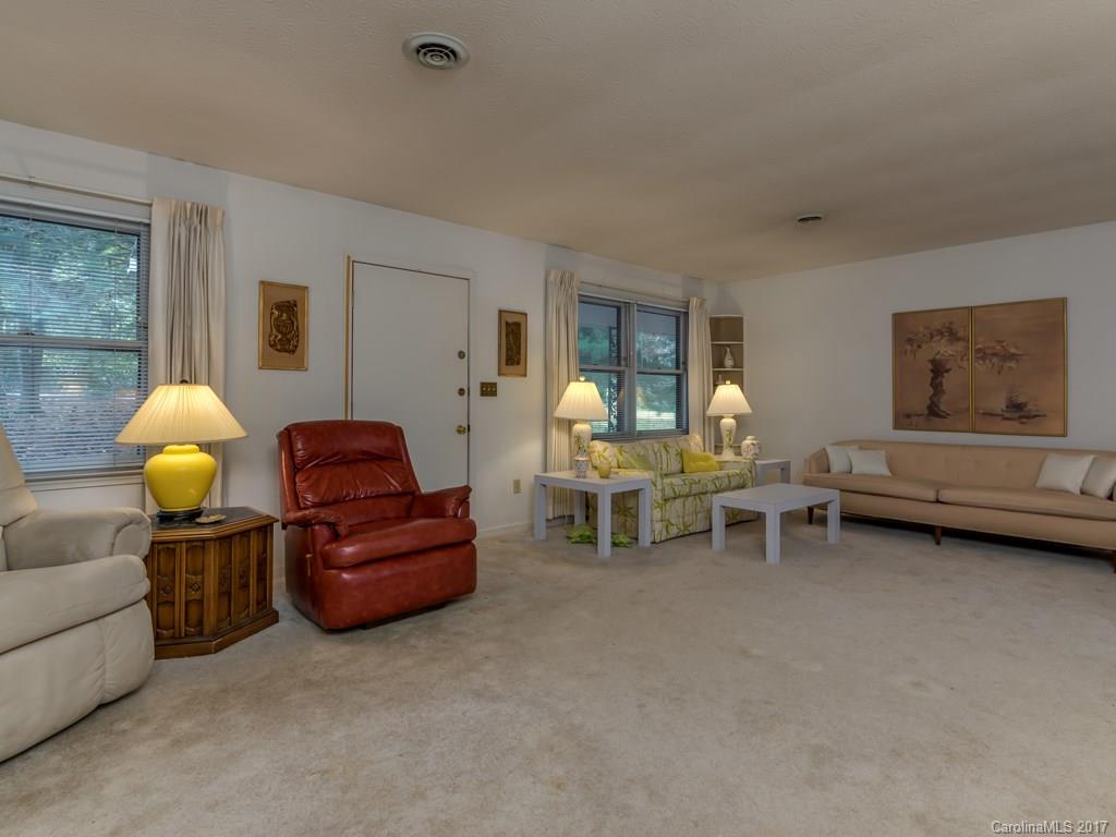 67 Underhill Road Hendersonville, NC 28792 - Photo 9 of 17 Gallery Image 9