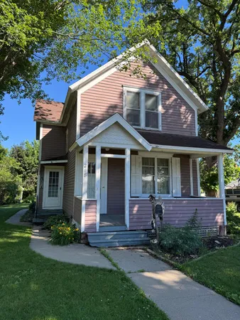 $200,000 | 218 West Jewell Avenue, Lake City, MN 55041