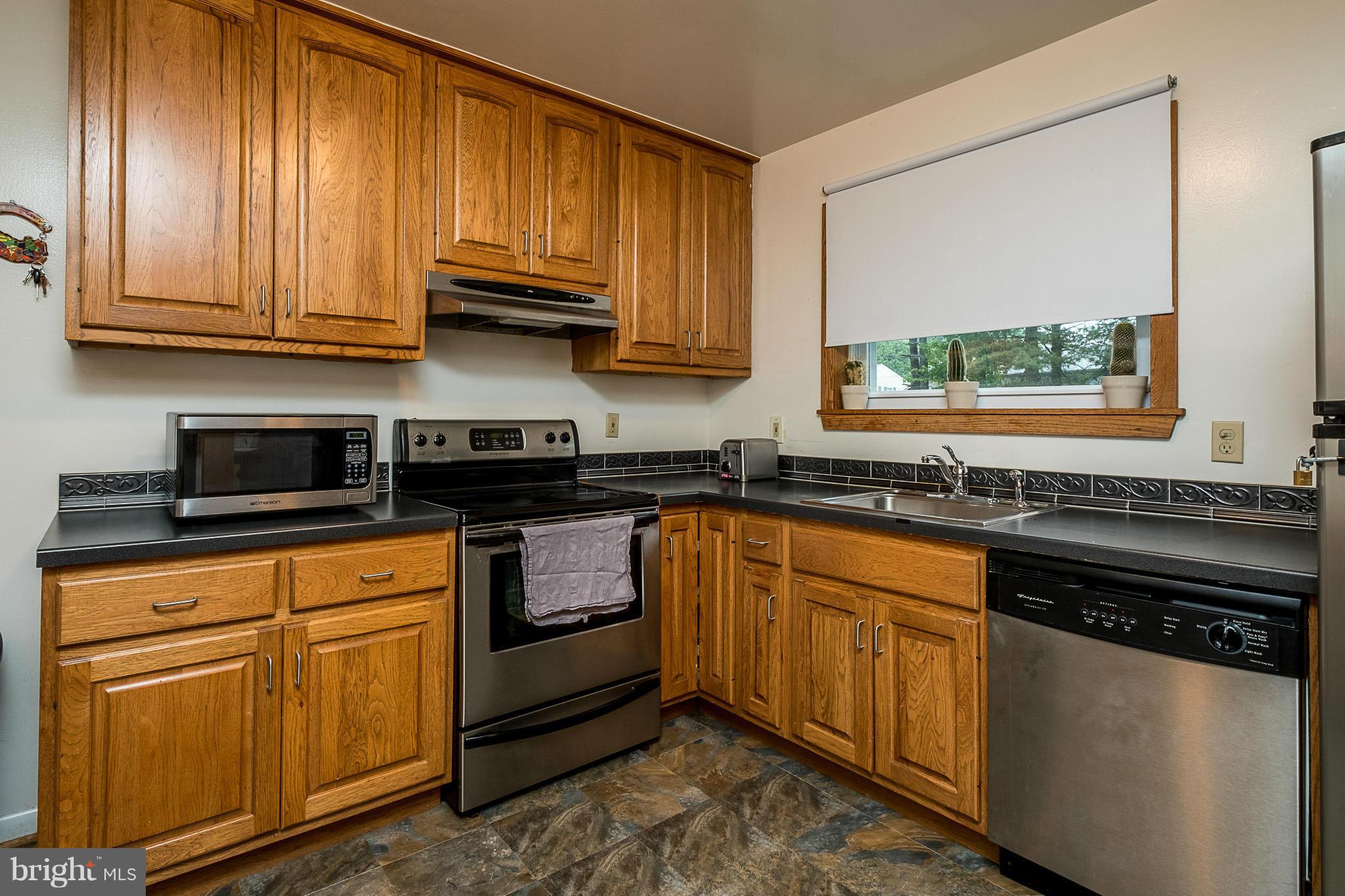 1320 Denbright Road Catonsville, MD 21228 - Photo 7 of 20 Kitchen