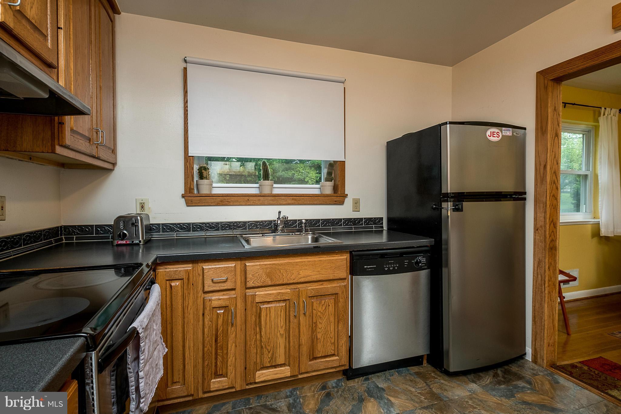 1320 Denbright Road Catonsville, MD 21228 - Photo 8 of 20 Kitchen