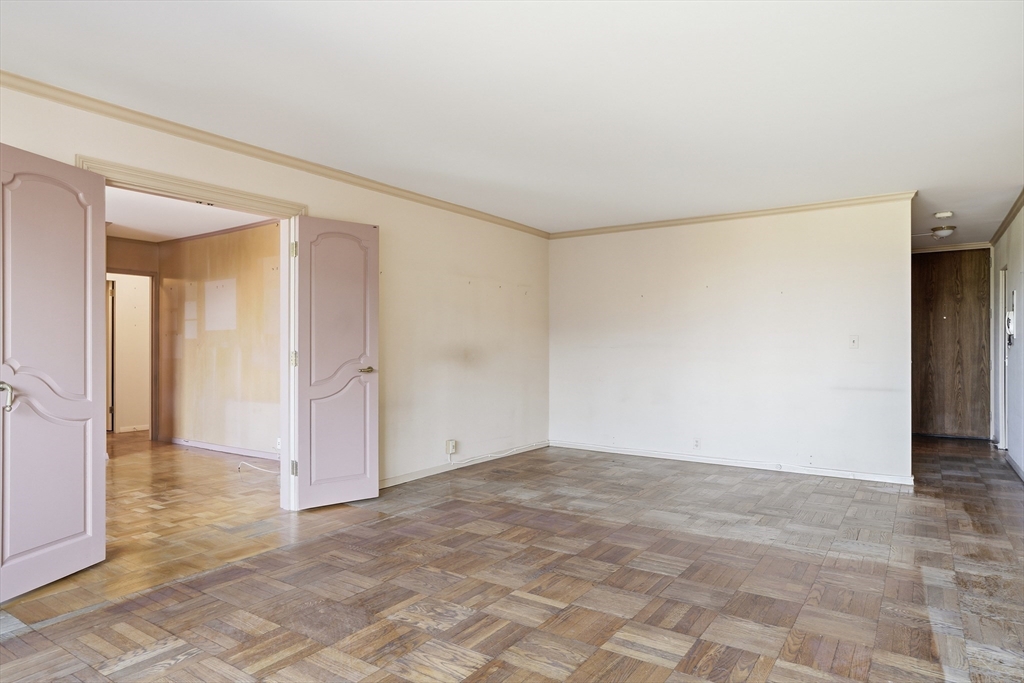 180 Beacon Street, Unit 8DE Boston, MA 02116 - Photo 19 of 31