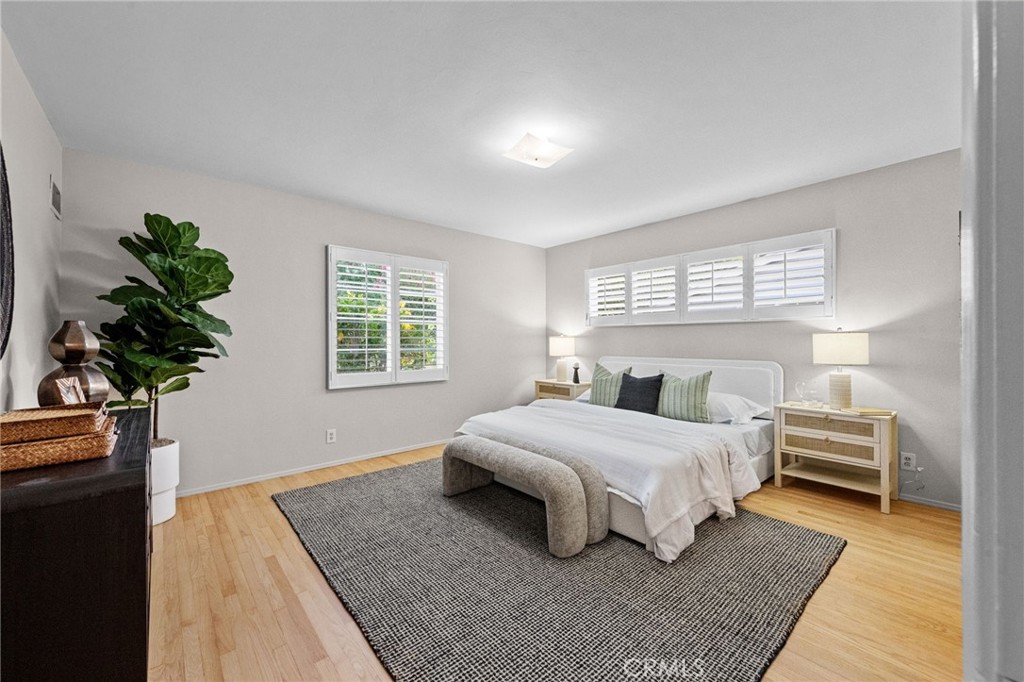 1101 Sharon Road Santa Ana, CA 92706 - Photo 23 of 53 Main bedroom with king bed.