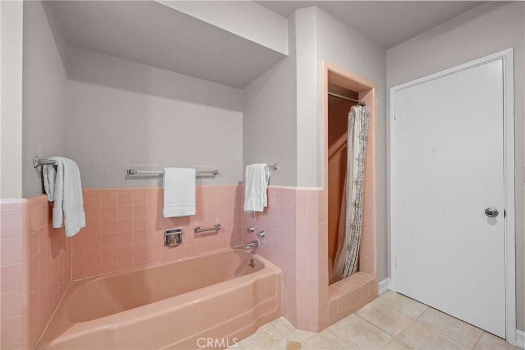 1101 Sharon Road Santa Ana, CA 92706 - Photo 26 of 53 Separate tub & shower.