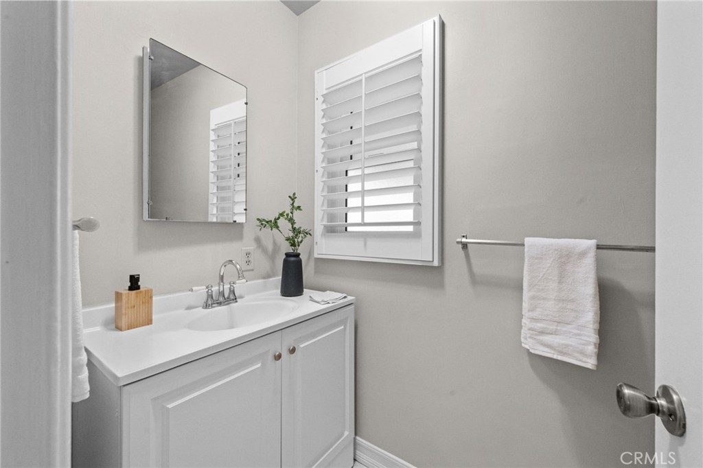 1101 Sharon Road Santa Ana, CA 92706 - Photo 28 of 53 1/2 bath off bedroom #2.