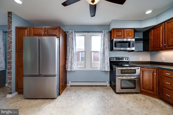 $295,000 | 421 East Main Street, Fleetwood, PA 19522