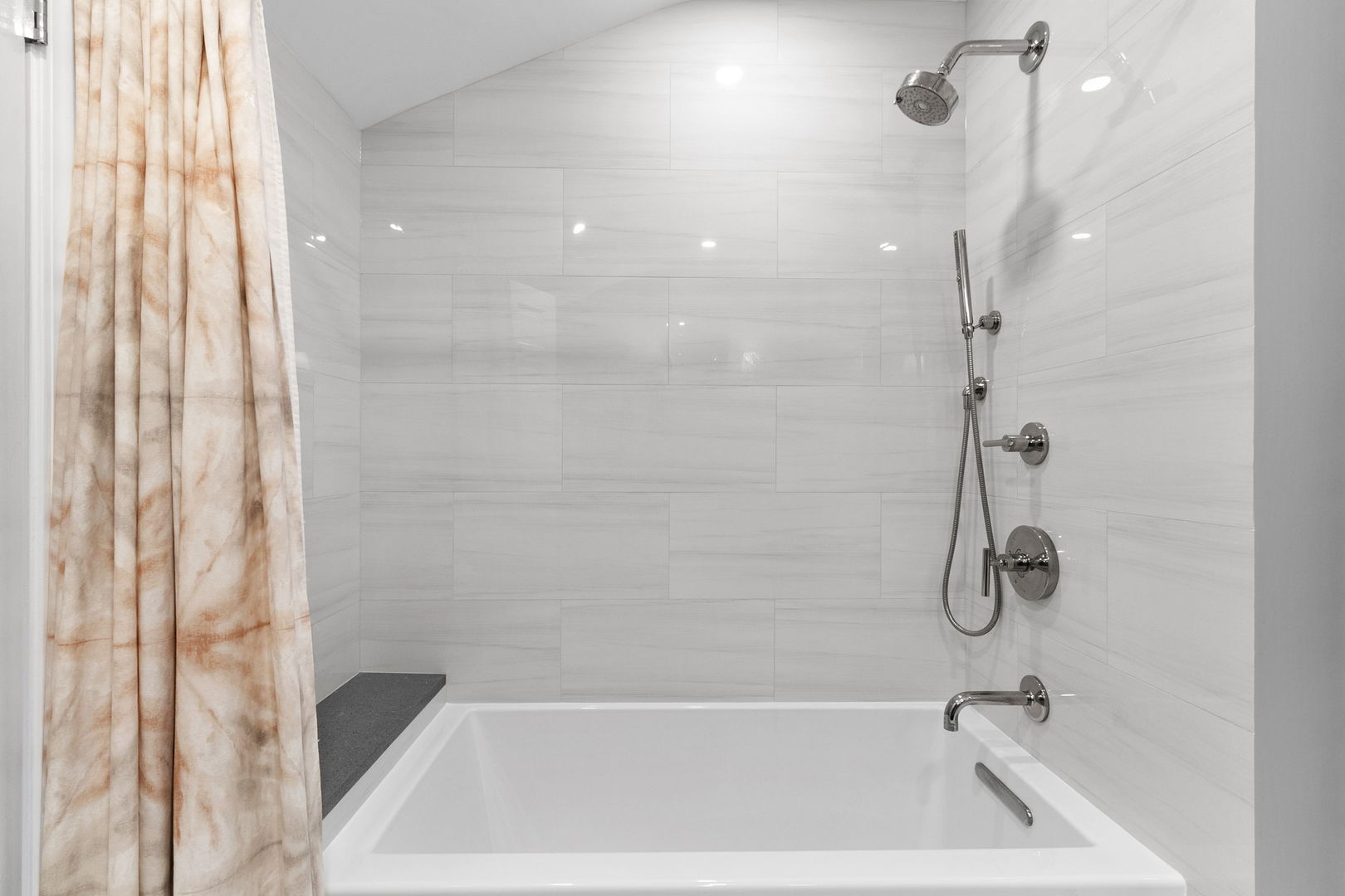 478 Uvedale Road Riverside, IL 60546 - Photo 20 of 40 a bathroom with a shower