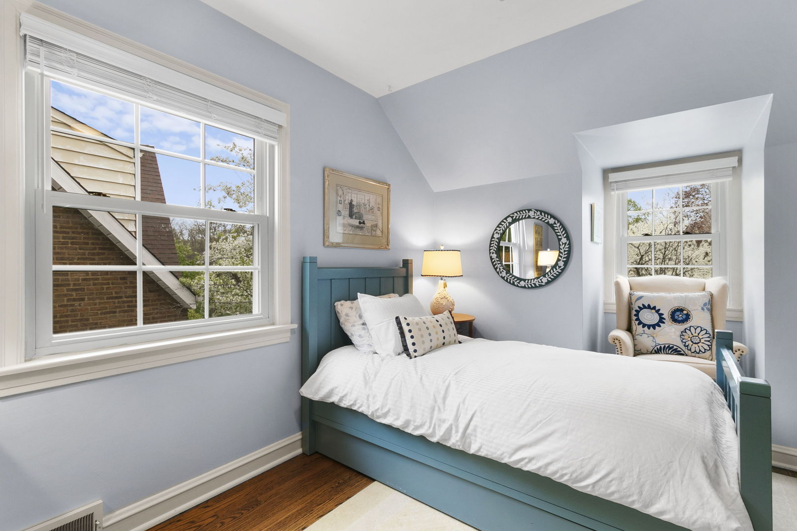 478 Uvedale Road Riverside, IL 60546 - Photo 22 of 40 a bedroom with a large bed and a window