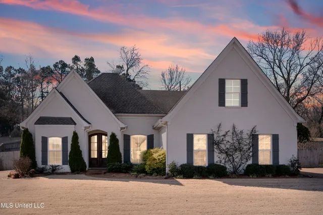 $355,000 | 1767 Robertson Pl Drive, Hernando, MS 38632