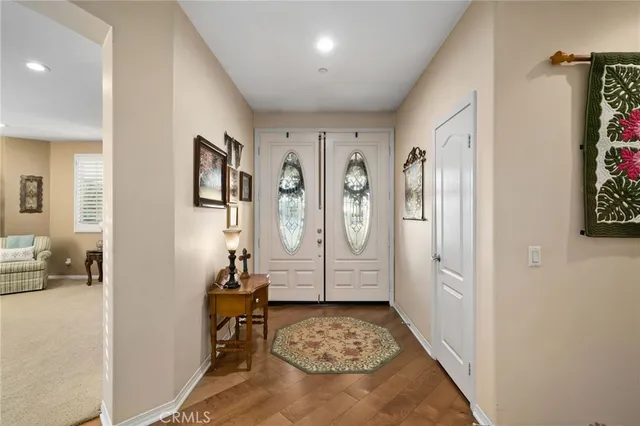 a view of livingroom with furniture