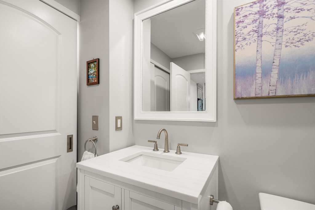 1 Seal Harbor Road, Unit 300 Winthrop, MA 02152 - Photo 17 of 39