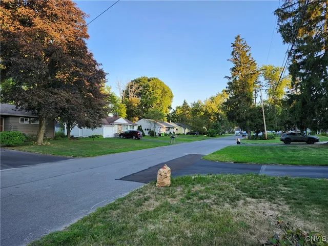 $199,000 | 111 Pembrook Drive, Manlius, NY 13066