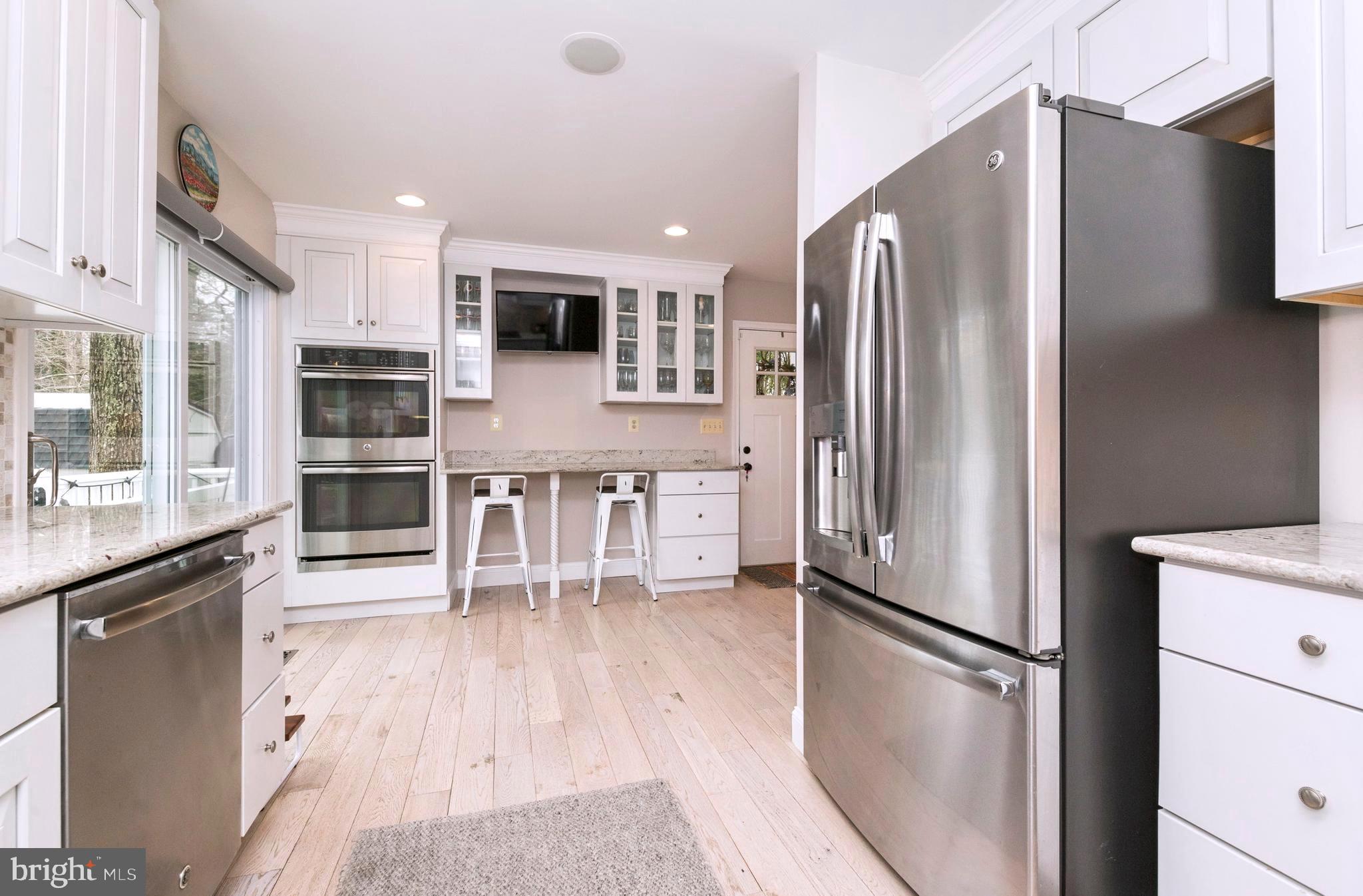 1865 Poplar Road Annapolis, MD 21401 - Photo 9 of 62 Double Ovens and Built-ins