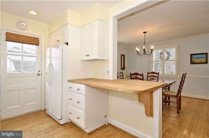 9519 Evergreen Street Silver Spring, MD 20901 - Photo 7 of 26 Kitchen