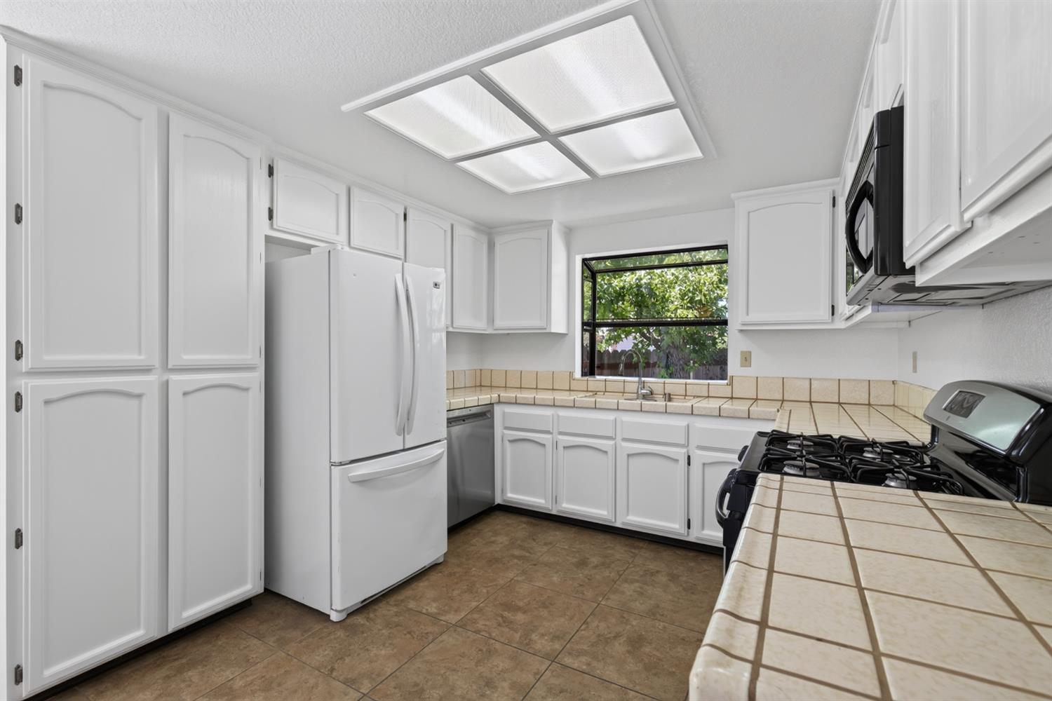 6186 Springview Drive Rocklin, CA 95677 - Photo 15 of 45 Gallery Image 15