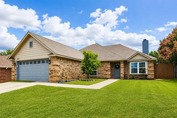 $324,900 | 5957 Sundown Drive, Watauga, TX 76148
