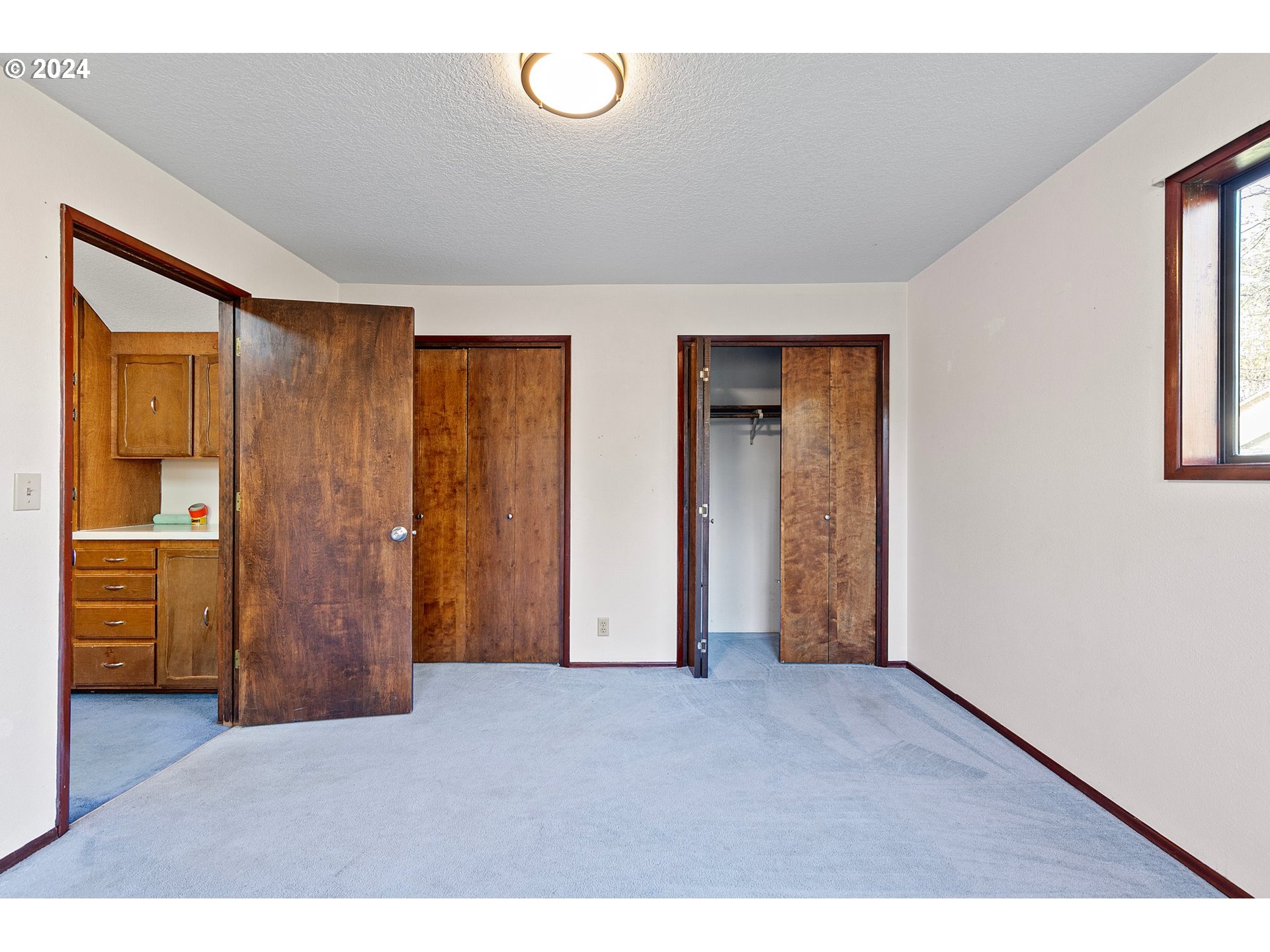 4091 Bell Avenue Eugene, OR 97402 - Photo 16 of 29 a view of an empty room and a bathroom