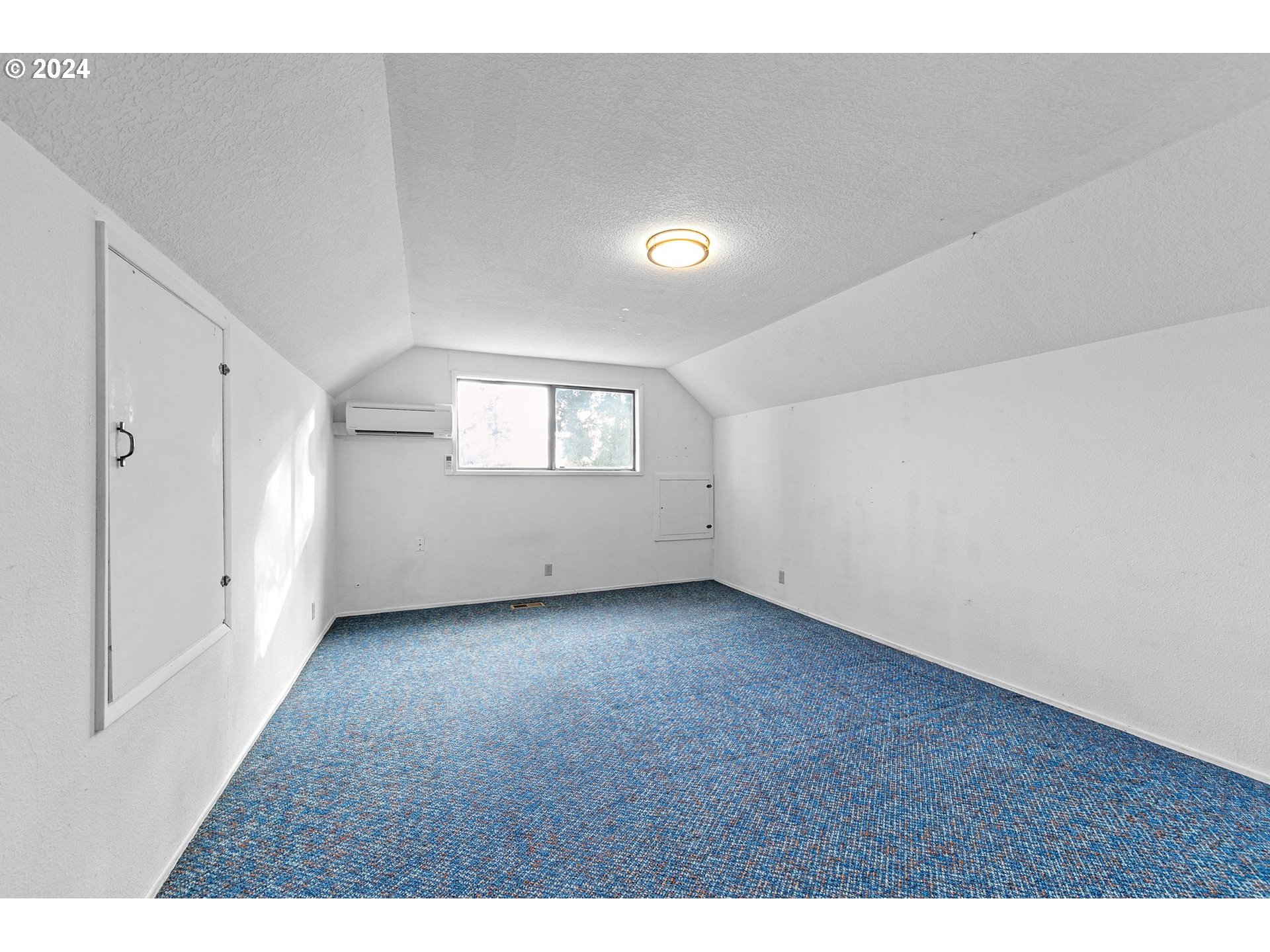 4091 Bell Avenue Eugene, OR 97402 - Photo 22 of 29 a view of an empty room with window