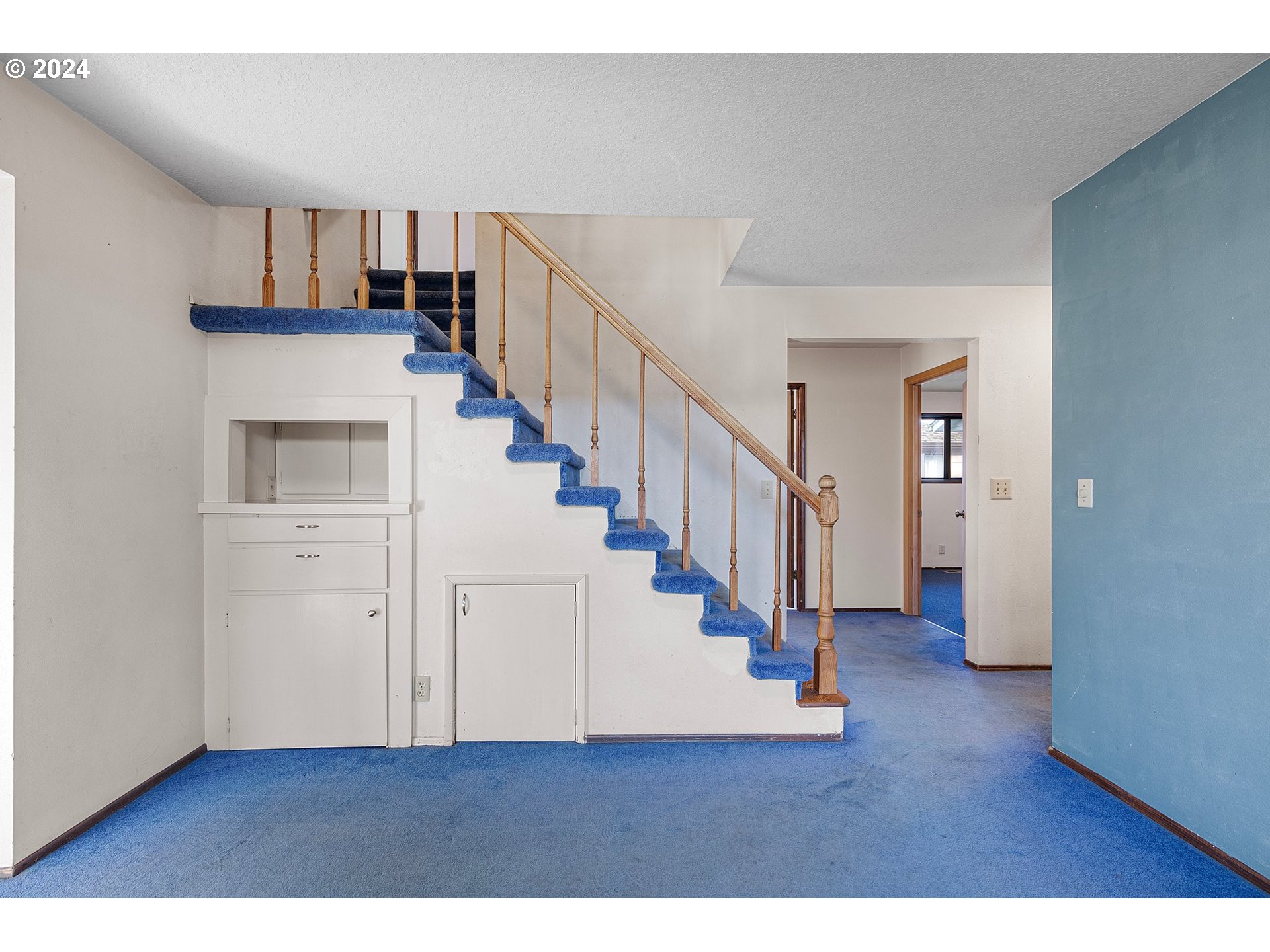 4091 Bell Avenue Eugene, OR 97402 - Photo 4 of 29 a view of entryway with stairs and wooden floor