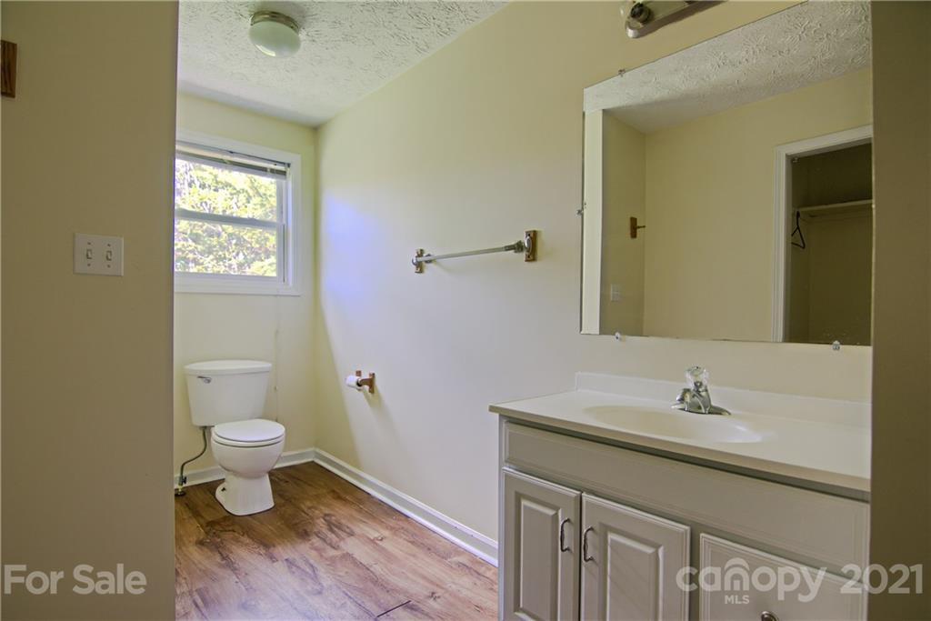 88 Church Road Fairview, NC 28730 - Photo 11 of 19 Gallery Image 11