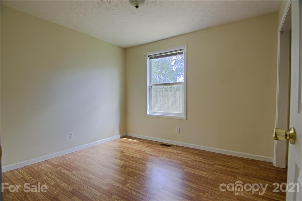 88 Church Road Fairview, NC 28730 - Photo 13 of 19 Gallery Image 13