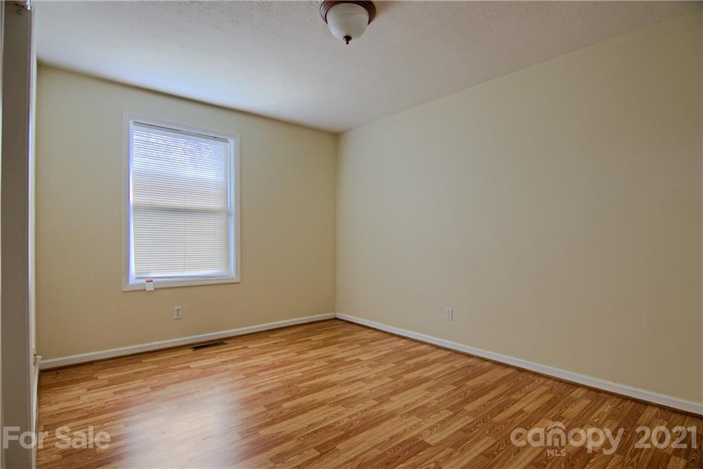 88 Church Road Fairview, NC 28730 - Photo 14 of 19 Gallery Image 14