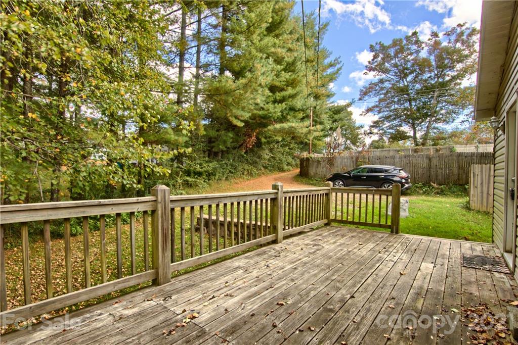 88 Church Road Fairview, NC 28730 - Photo 3 of 19 Gallery Image 3