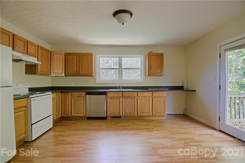 88 Church Road Fairview, NC 28730 - Photo 4 of 19 Gallery Image 4