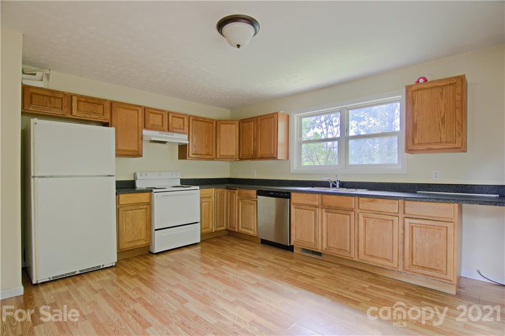 88 Church Road Fairview, NC 28730 - Photo 6 of 19 Gallery Image 6
