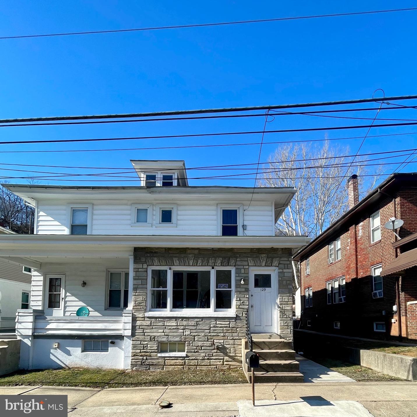 129 Spring Valley Road Reading, PA 19605 - Photo 2 of 27 Gallery Image 2