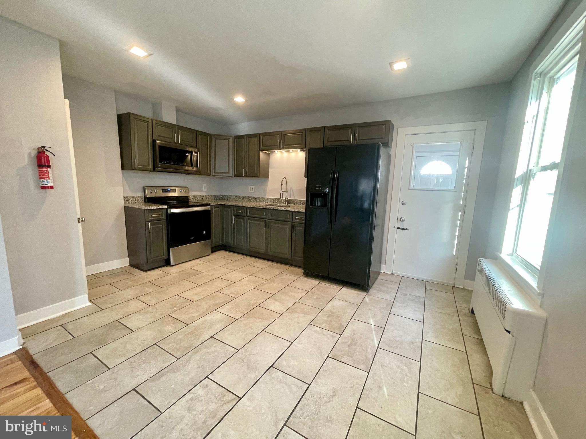 129 Spring Valley Road Reading, PA 19605 - Photo 7 of 27 Gallery Image 7