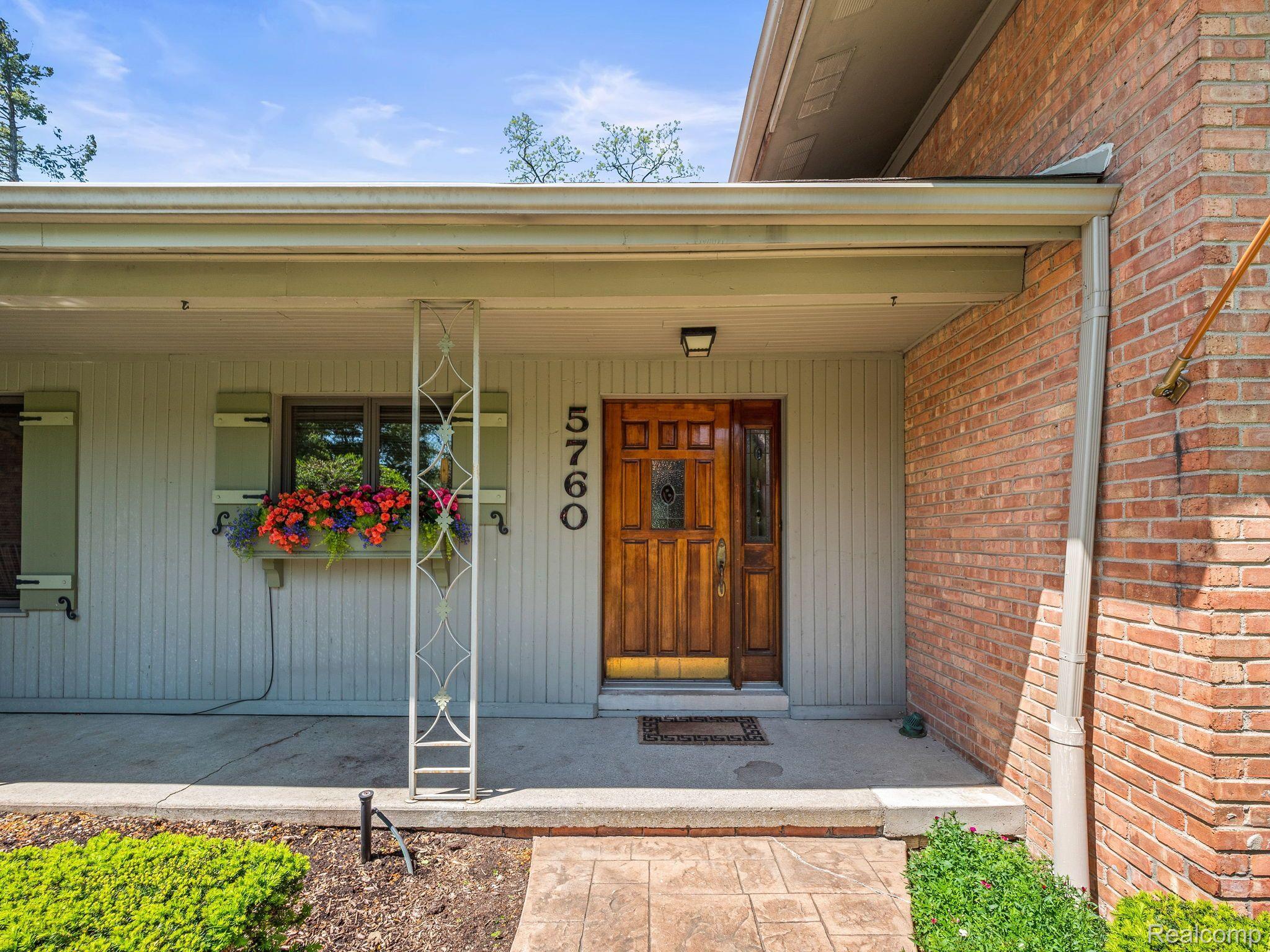 5760 Crabtree Road Bloomfield Hills, MI 48301 - Photo 3 of 45 Gallery Image 3