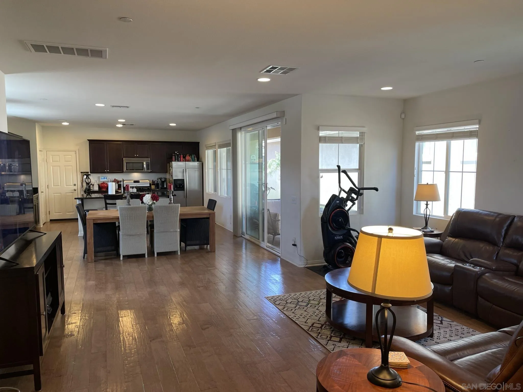 1686 Santa Carolina Road Chula Vista, CA 91913 - Photo 6 of 27