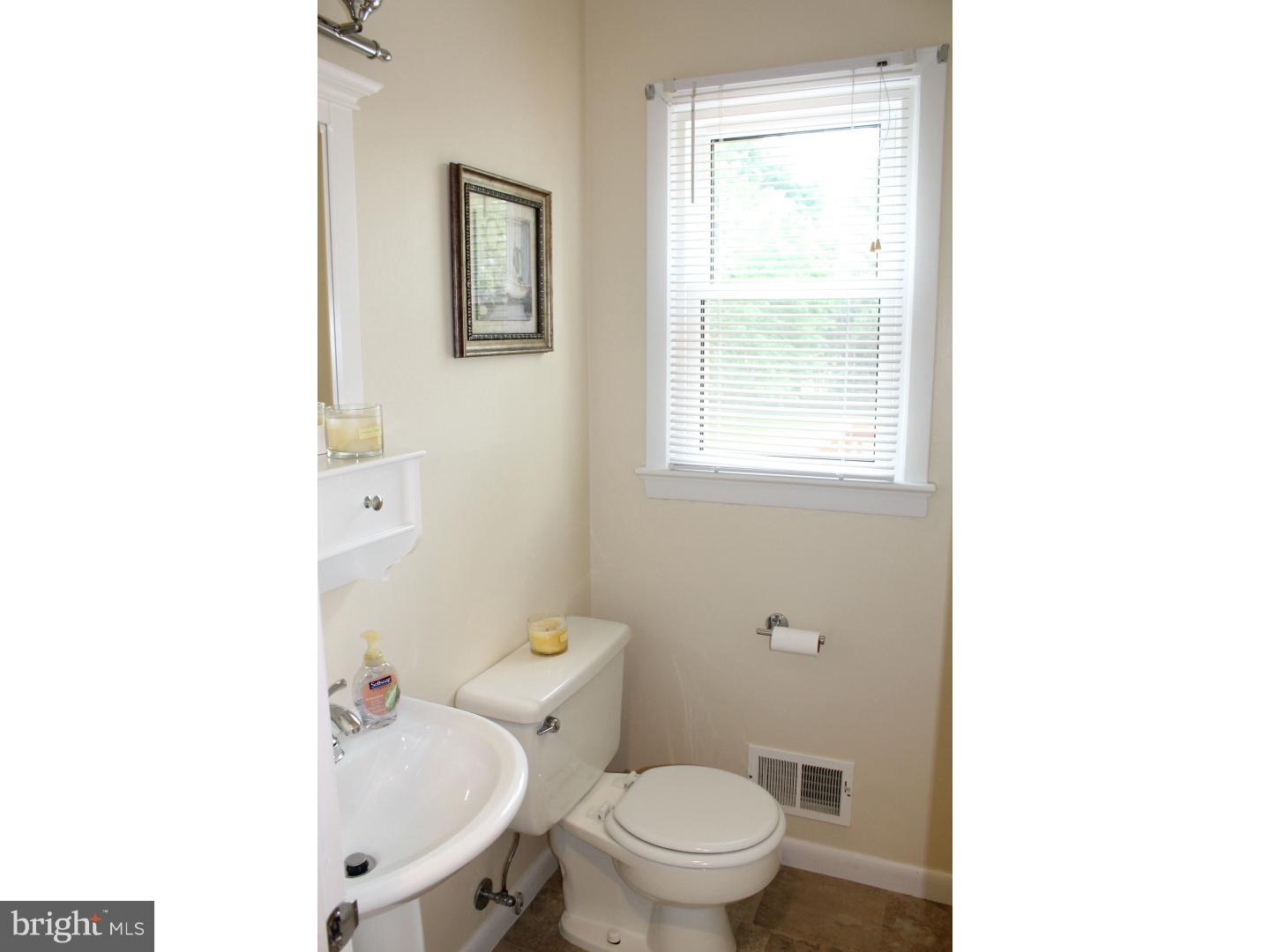 8 Brooktree Road East Windsor, NJ 08520 - Photo 10 of 24 Gallery Image 10